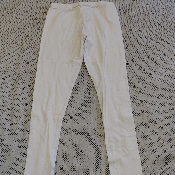 Place Soft White Garment - Picture 3 of 4